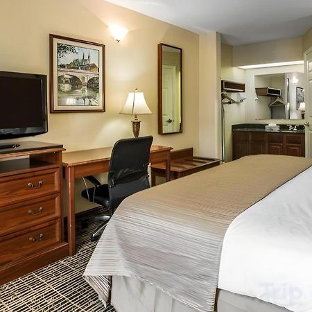 Quality Inn Bessemer I-20 Exit 108 Exterior photo