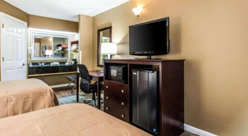 Quality Inn Bessemer I-20 Exit 108 Exterior photo