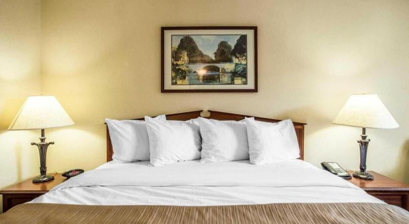 Quality Inn Bessemer I-20 Exit 108 Exterior photo