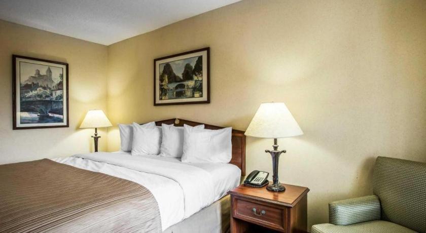 Quality Inn Bessemer I-20 Exit 108 Exterior photo