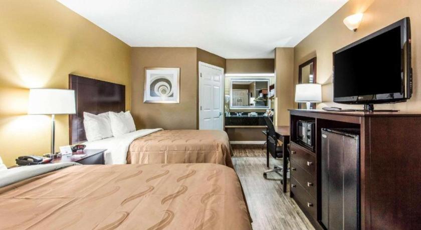 Quality Inn Bessemer I-20 Exit 108 Exterior photo