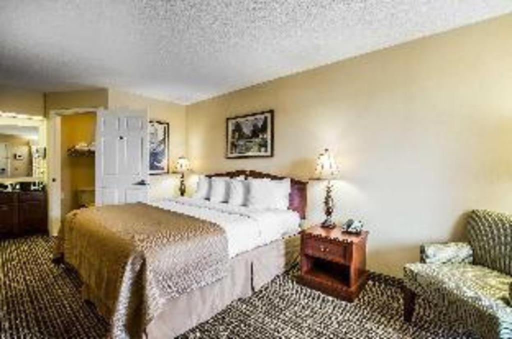 Quality Inn Bessemer I-20 Exit 108 Exterior photo