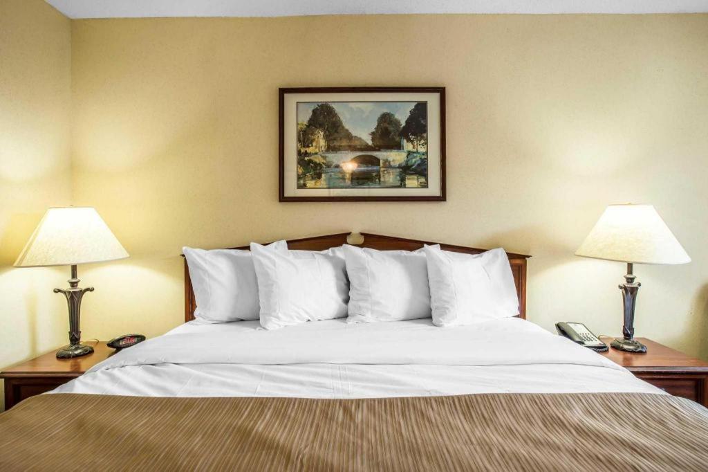 Quality Inn Bessemer I-20 Exit 108 Exterior photo