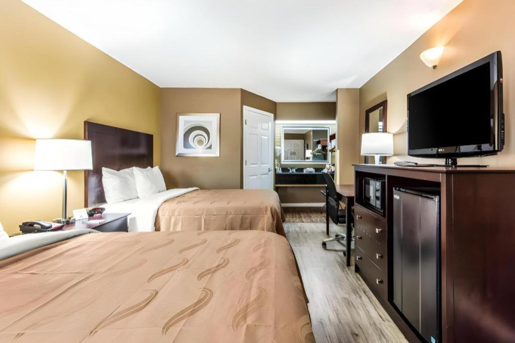Quality Inn Bessemer I-20 Exit 108 Exterior photo
